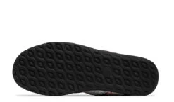 Crimson Wolf Comfy Winter Boots -Rogue & Wolf Shop ComfyWinterBoots CrimsonWolfComfyWinterBoots 173 74681 Comfywinterboots Blk STR10 NLB